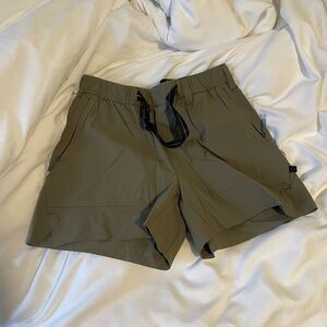 Lululemon Olive Green Khaki Hiking Drawstring Shorts Size 4